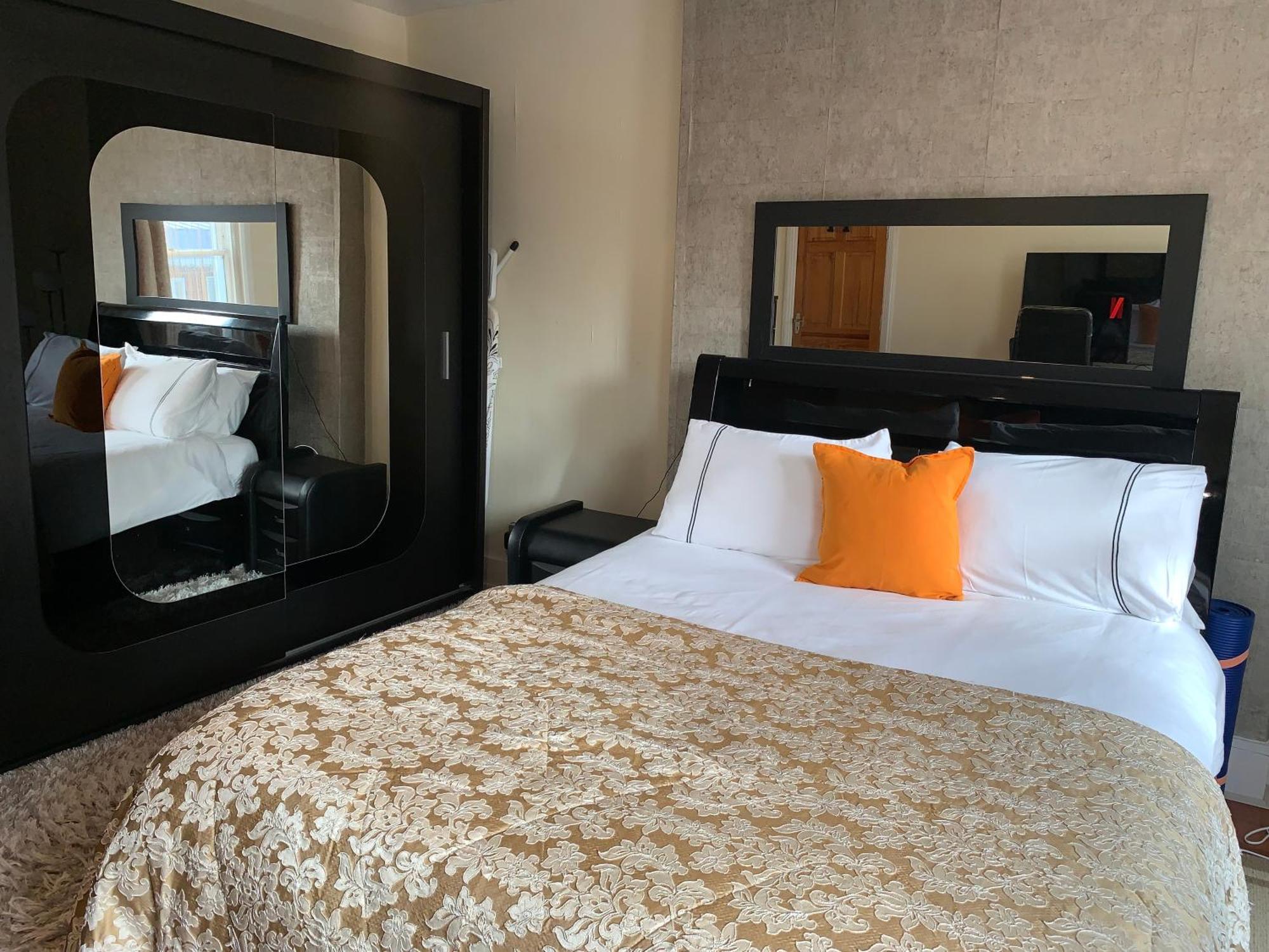 Superbly Furnished Apartment In Central Londen Buitenkant foto