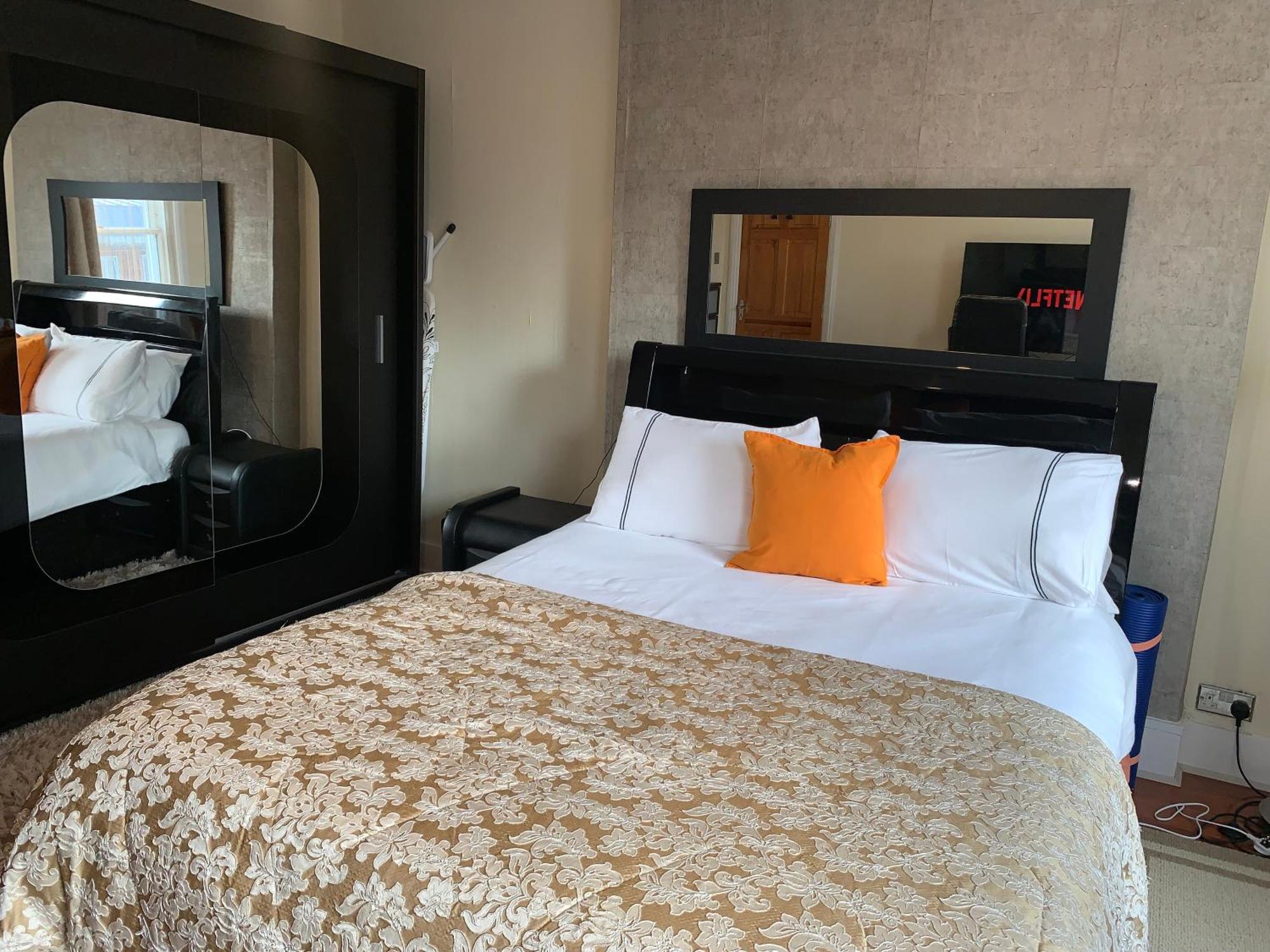 Superbly Furnished Apartment In Central Londen Buitenkant foto